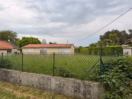terrain de 800 m2 avec bati existant