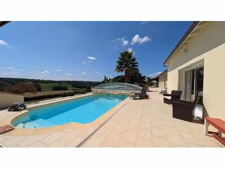 maison de 350m² avec piscine et dépendances sur 2ha