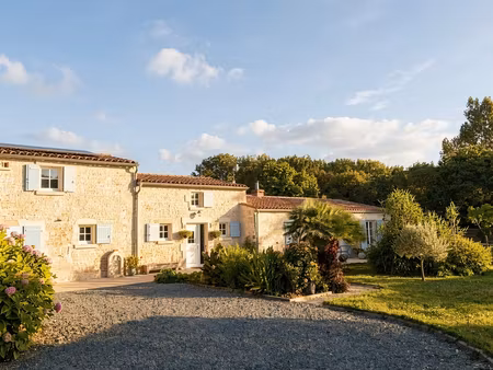 charentaise d'exception - authenticité  volumes et cadre naturel préservé