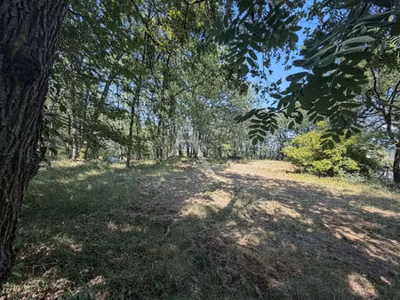 terrain constructible de 2 425 m² ? montjoire (31380)