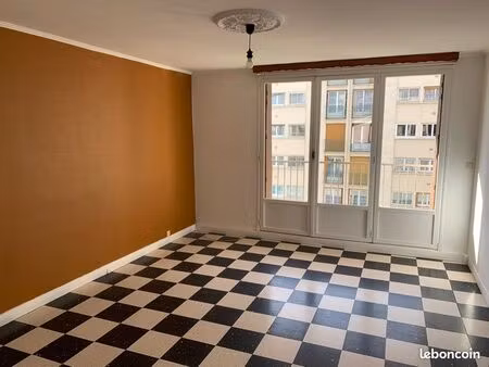 appartement proche dès halles d’ales et commerce