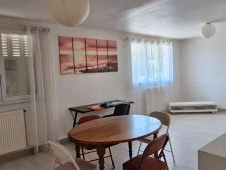 appartement meublé t3 rez-de-chaussée