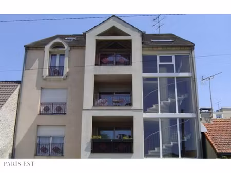 studio avec loggia et parking