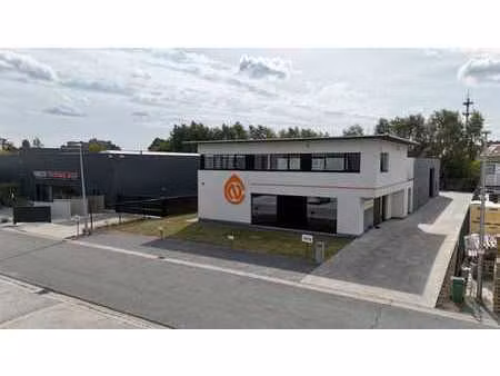 uniek bedrijfsgebouw te huur