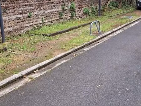 parking aérien dans résidence fermé