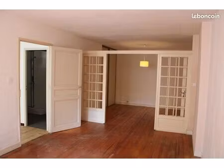 particulier  loue appartement t2 47m² en rez-de-chaussée sur cour dans toulousaine