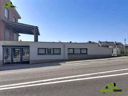 surface commerciale de 65 m² avec excellente visibilité