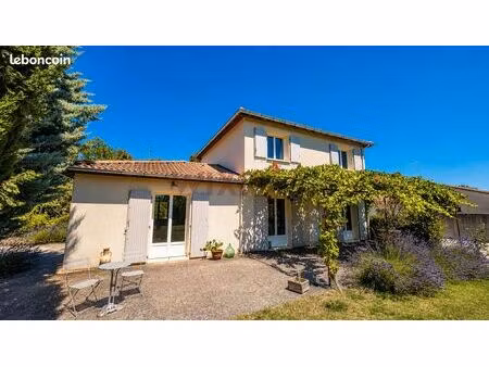 maison 6 pièces 140 m²
