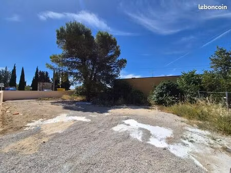 terrain 424 m² combas