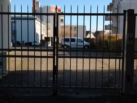 a louer place de parking rue saint brice dans residence securisee dans residence securisee