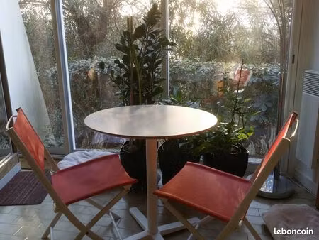 studio fonctionnel dans résidence arborée à deux pas de la plage