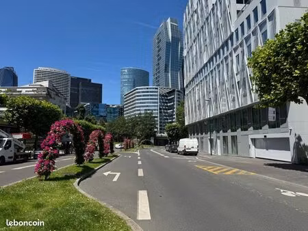 spacieux f5 de 113 m2 proche du métro ligne 1 à puteaux