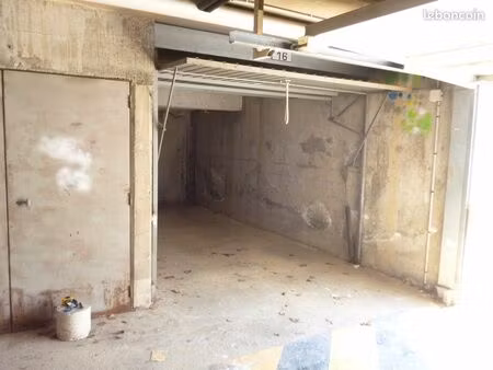 à vendre - garage fermé