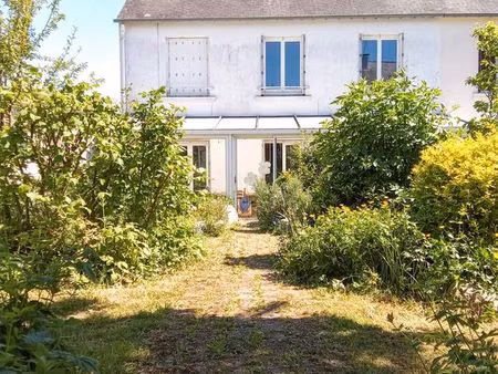 maison écologique avec jardin