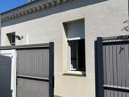 appartement de 35m2 avec terrasse et parking à begles