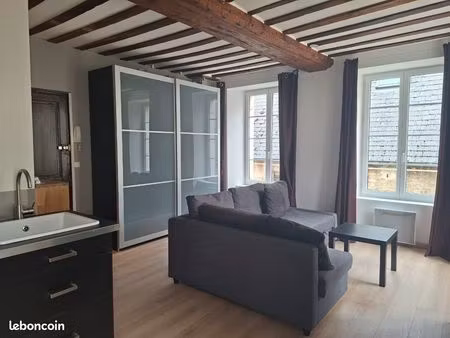 studio meublé de 24m2 rue des croisiers à caen