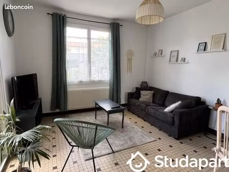 chambre 1 pièce 10 m²