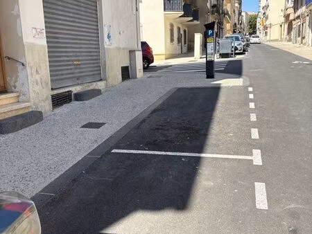 je cherche à louer un garage ou un emplacement sécurisé pour une remorque pour le mois de 