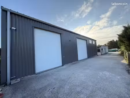 dépôt / local de stockage à louer – 70 m² – zone artisanale sécurisée