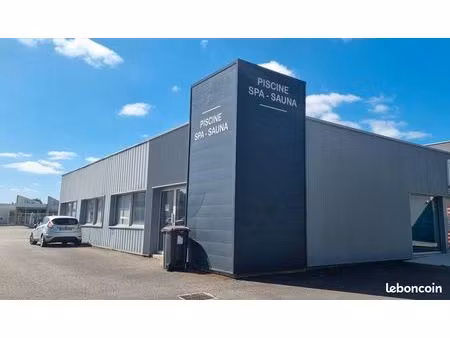 local commercial ou bureau 200m²
