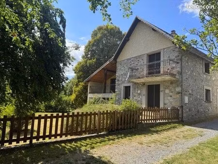 maison 8 pièces 203 m²