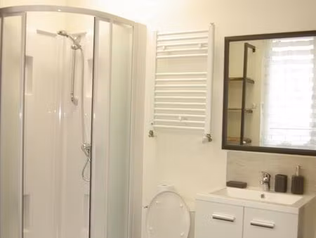 studio étudiant / alternant avec eau  gaz  électricité fibre et taxe ordures incluses