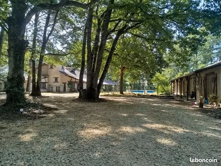 propriété 530m2 sur 18160m2 de bois