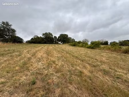 terrain 609 m² lanta