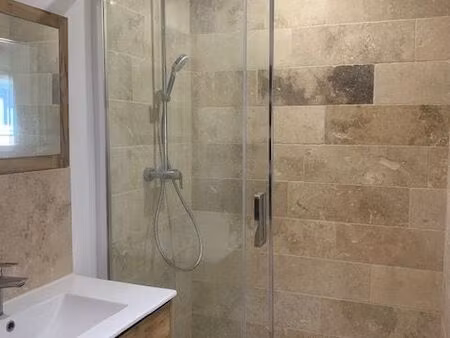 studio entièrement rénové à neuf  meublé  prêt à vivre