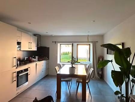 appartement 78 m² – 2 chambres – chauffage au sol – parking privé