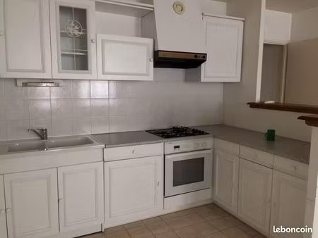 aje loue un f2 de 56 m2