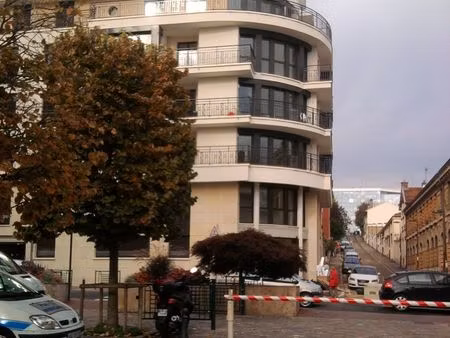 location t2 55m2 suresnes loyer 1385
