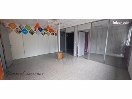 bureaux 61 m²