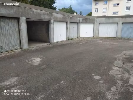 garage ferme a louer 70