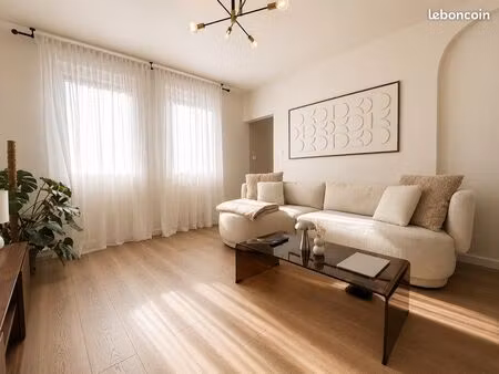 t2 meublé 48 m² – entièrement rénové – parking privé