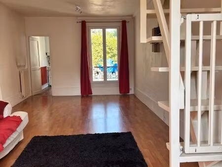 duplex traversant 102 m² au sol avec véranda – 2 chambres – 10 min rer a