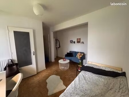 chambre 1 pièce 15 m²