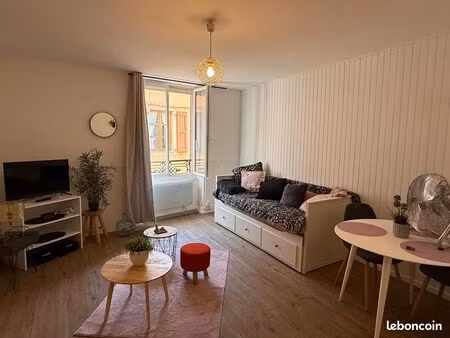 studio 1 pièce 33 m²