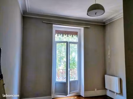 bel appartement t1 bis traversant – idéal investissement ou premier achat – grenoble (cour