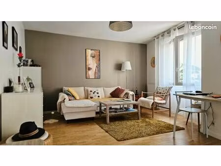kremlin-bicêtre (quartier mairie) – appartement 3 pièces de 65 m² avec 2 parkings