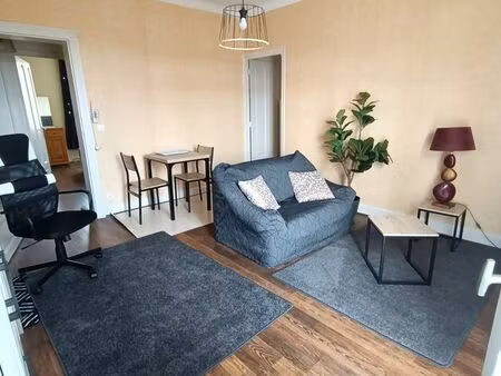 figeac 2 pièces meublé +balcon+ stat. gratuit