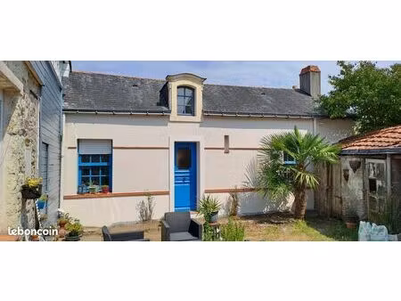 a vendre charmante petite maison