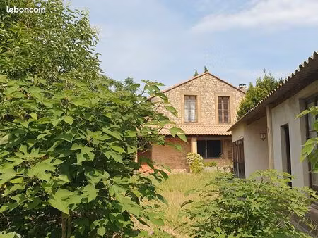 mas 9 pièces 276 m²