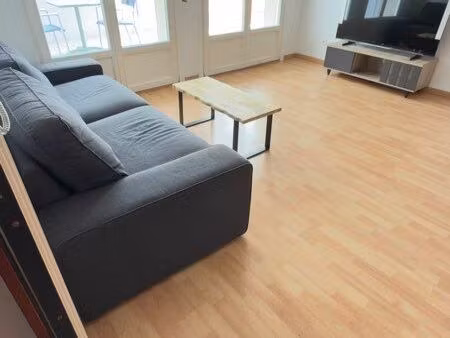 t2 meublé 42m2 avec grande terrasse de 23m2- centre ville de montargis