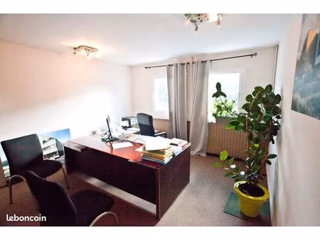 a louer très bel ensemble de 3 bureaux + accueil
