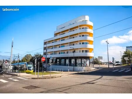 local commercial - 6 mois offert