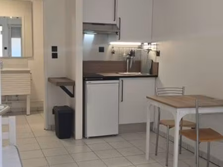 studio 19 m² meublé et équipé vendu libre – quartier place ney / jardin des plante
