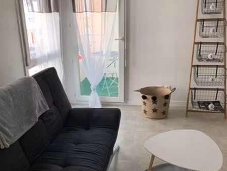 t2 meublé avec balcon