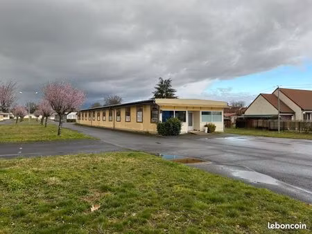 local activité entrepôt de 300 à 750m2