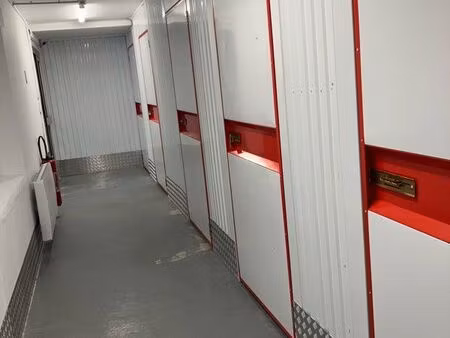 location box de stockage dans un local sécurisé avec digi-code alarme et vidéo surveillanc
